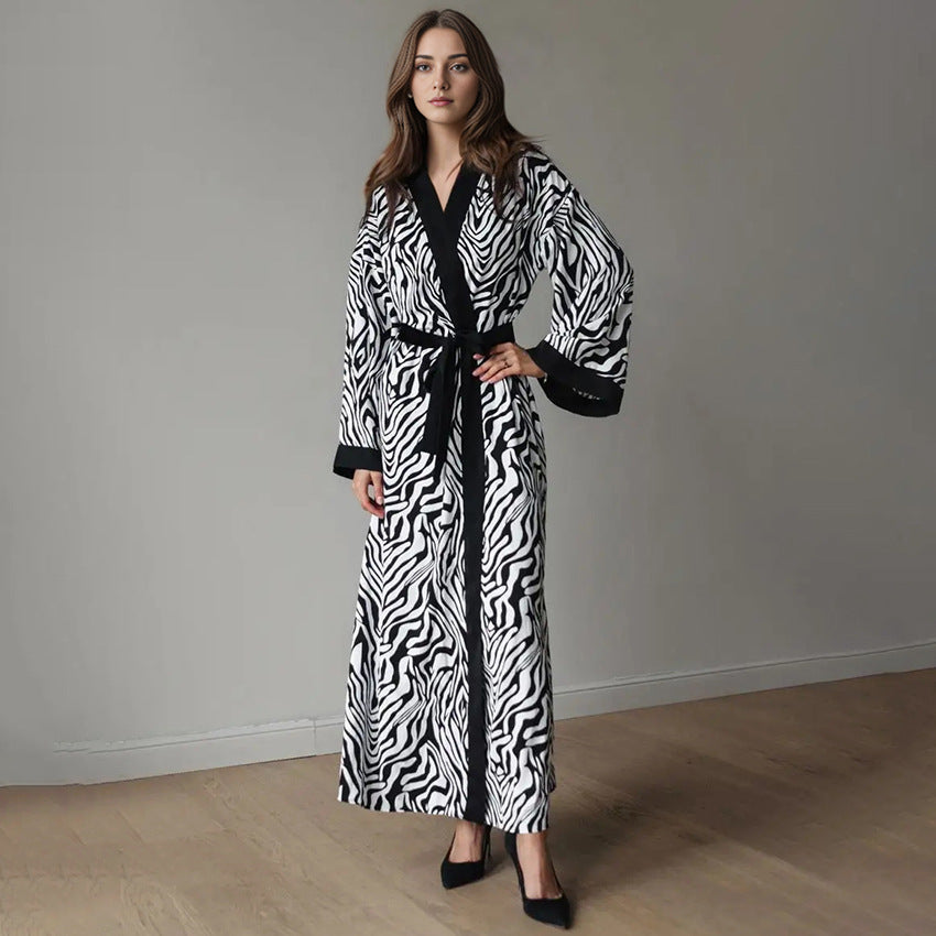Dame elegant Kimono-morgenkåbe med zebra-print og brede ærmer Stilla