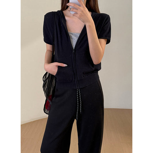 Dame afslappet hættejakke med kort snit og praktiske lommer Stilla