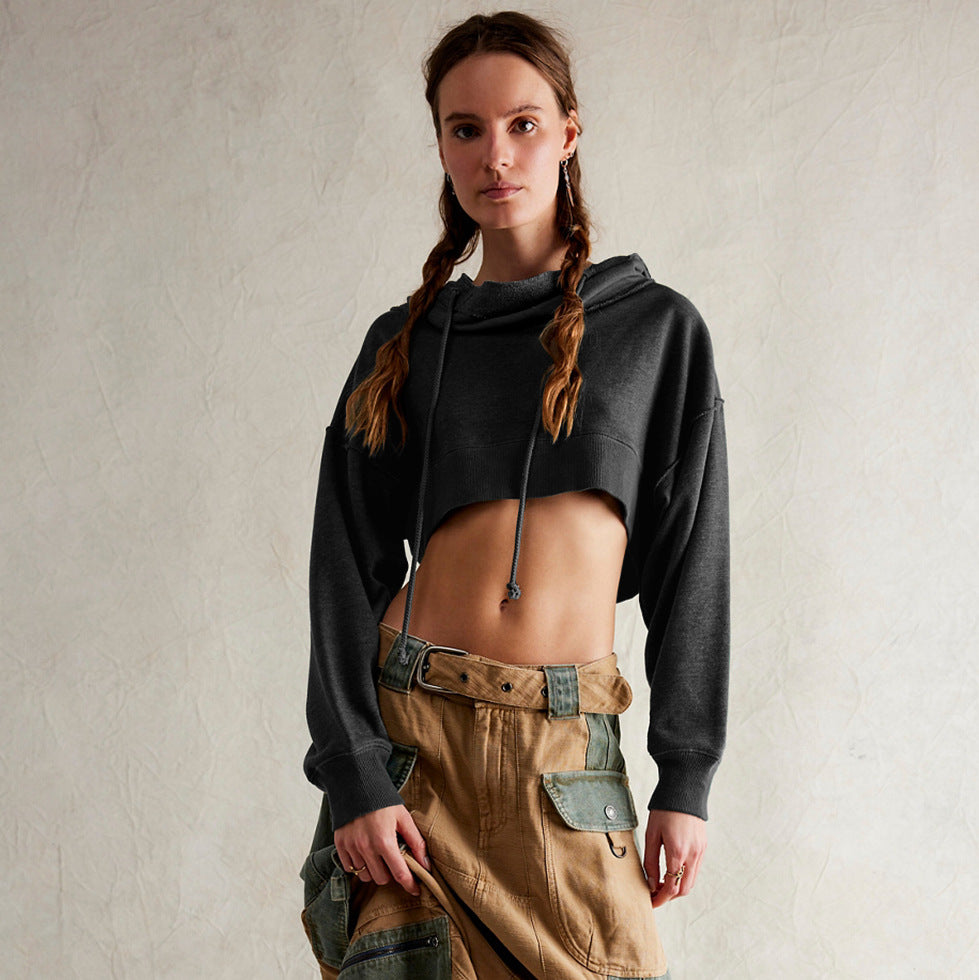 Dame cropped hættebluse med afslappet snit og funktionelle snore detaljer Stilla