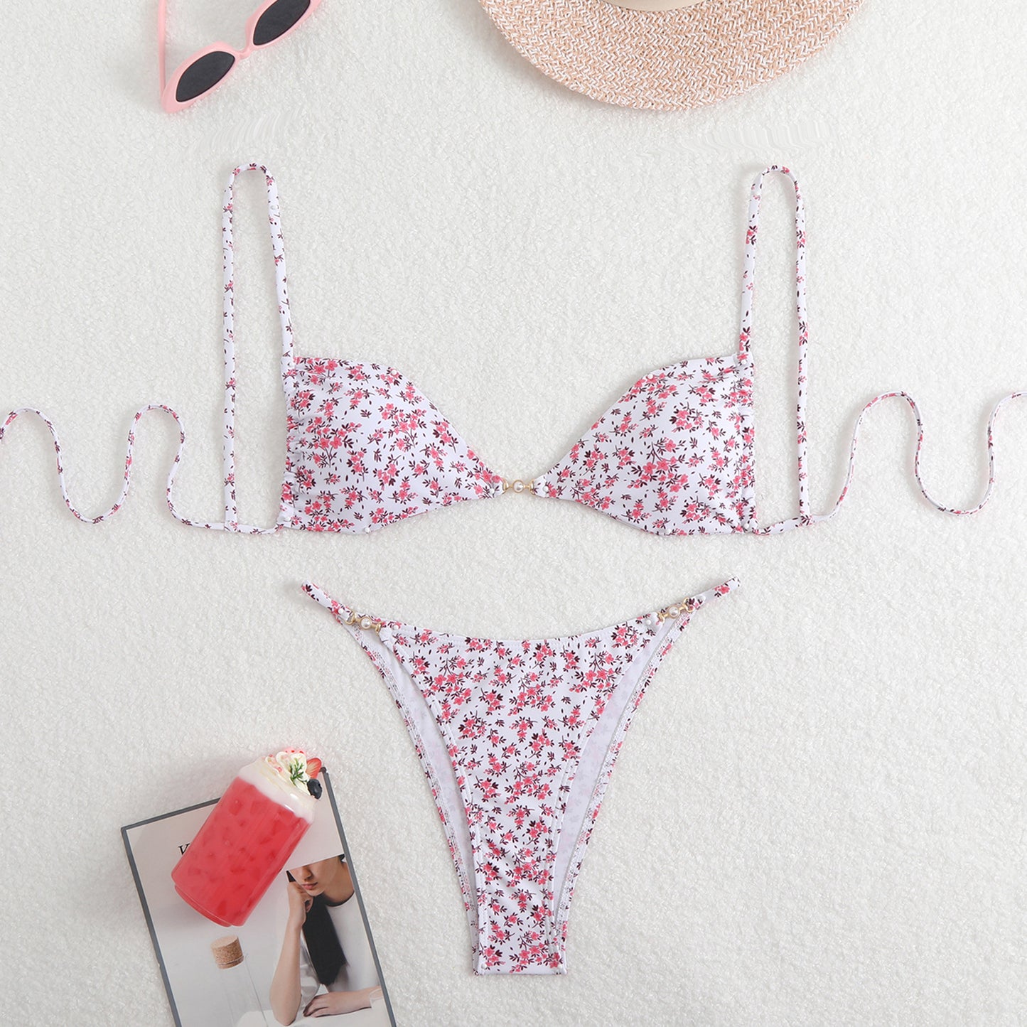Femme Leopard Print Bikini Sæt med justerbare stropper og metalliske accenter Stilla