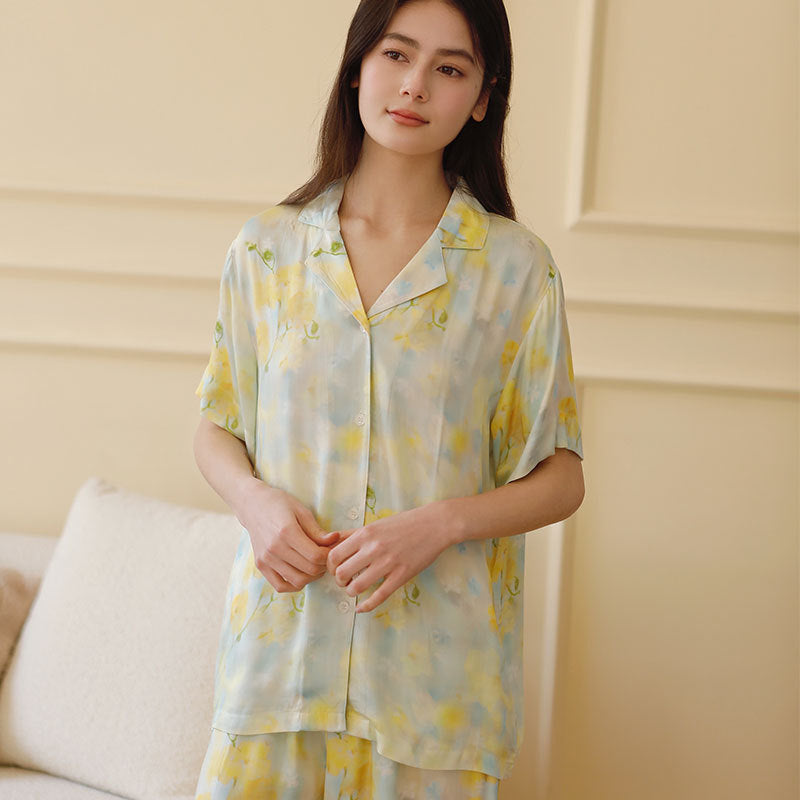 Dame Silk Pyjamasæt med blomstermotiv og komfortabel pasform Stilla