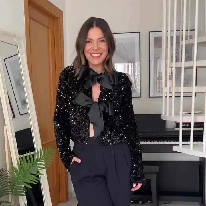 Dame cropped blazer med elegant perleudsmykning og stort sløjfedetalje Stilla