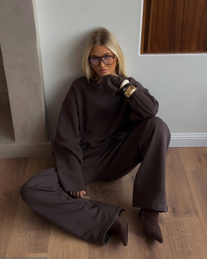 Dame afslappet lounge-sæt med oversized sweater og komfortable bukser Stilla