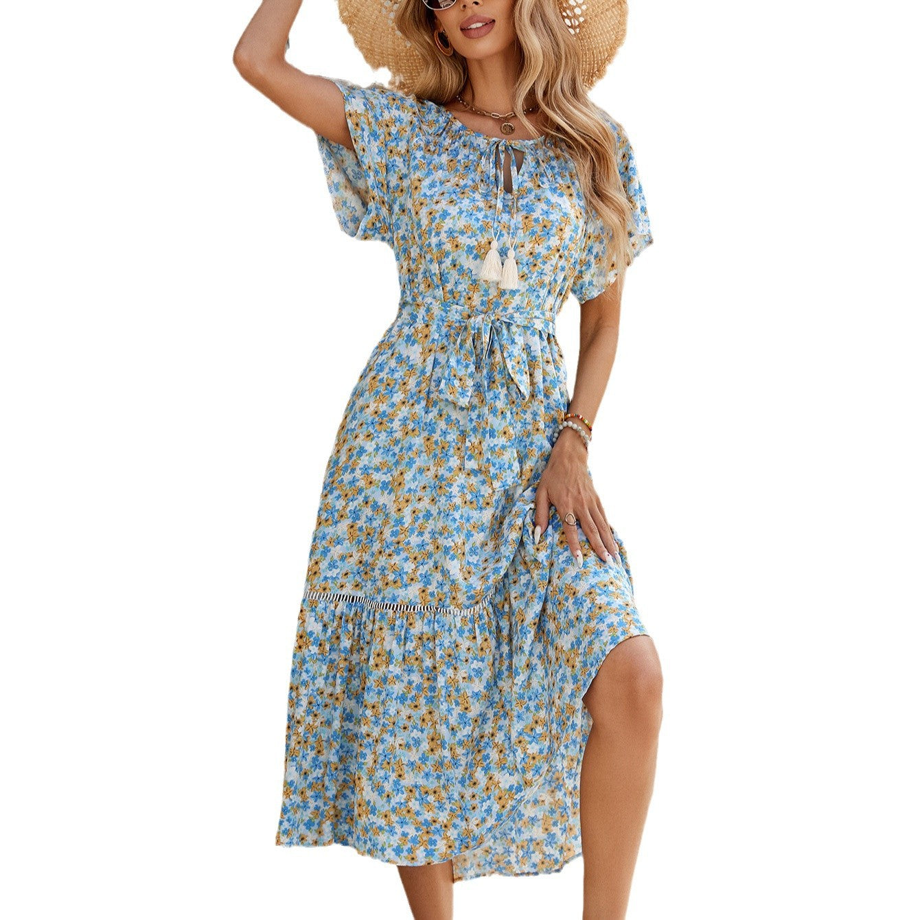 Dame afslappet sommerkjole med flydende snit og blomsterapplikationer Stilla