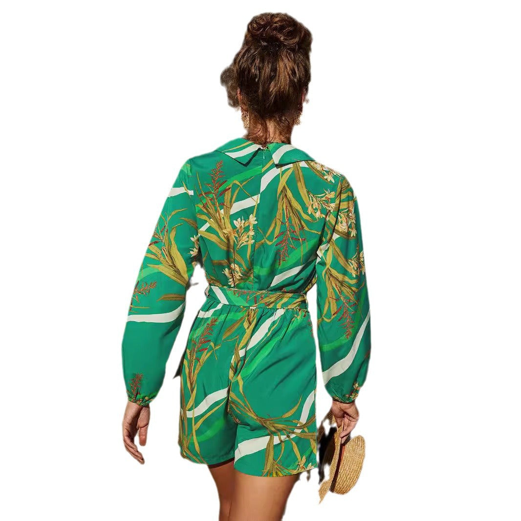 Dame jumpsuit med floralt design og afslappet wrapped stil Stilla