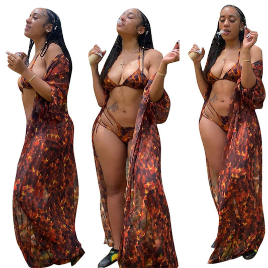 Dame Elegant bikini-sæt med gennemsigtig strandkåbe og moderne snitdetaljer Stilla