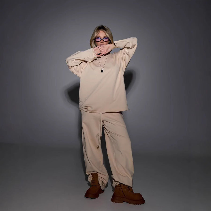 Dame afslappet lounge-sæt med oversized sweater og komfortable bukser Stilla