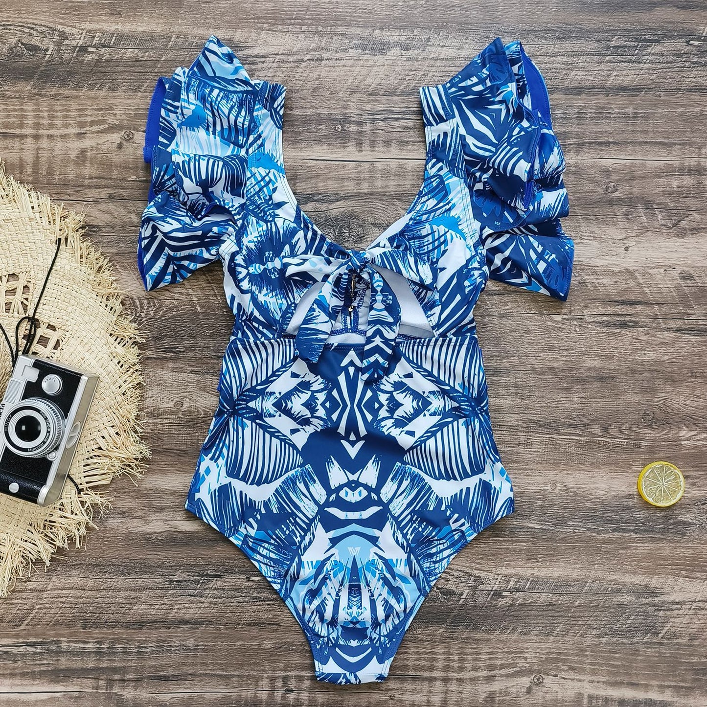 Dame elegant badedragt med vidunderlige flæser og stilbælte Stilla