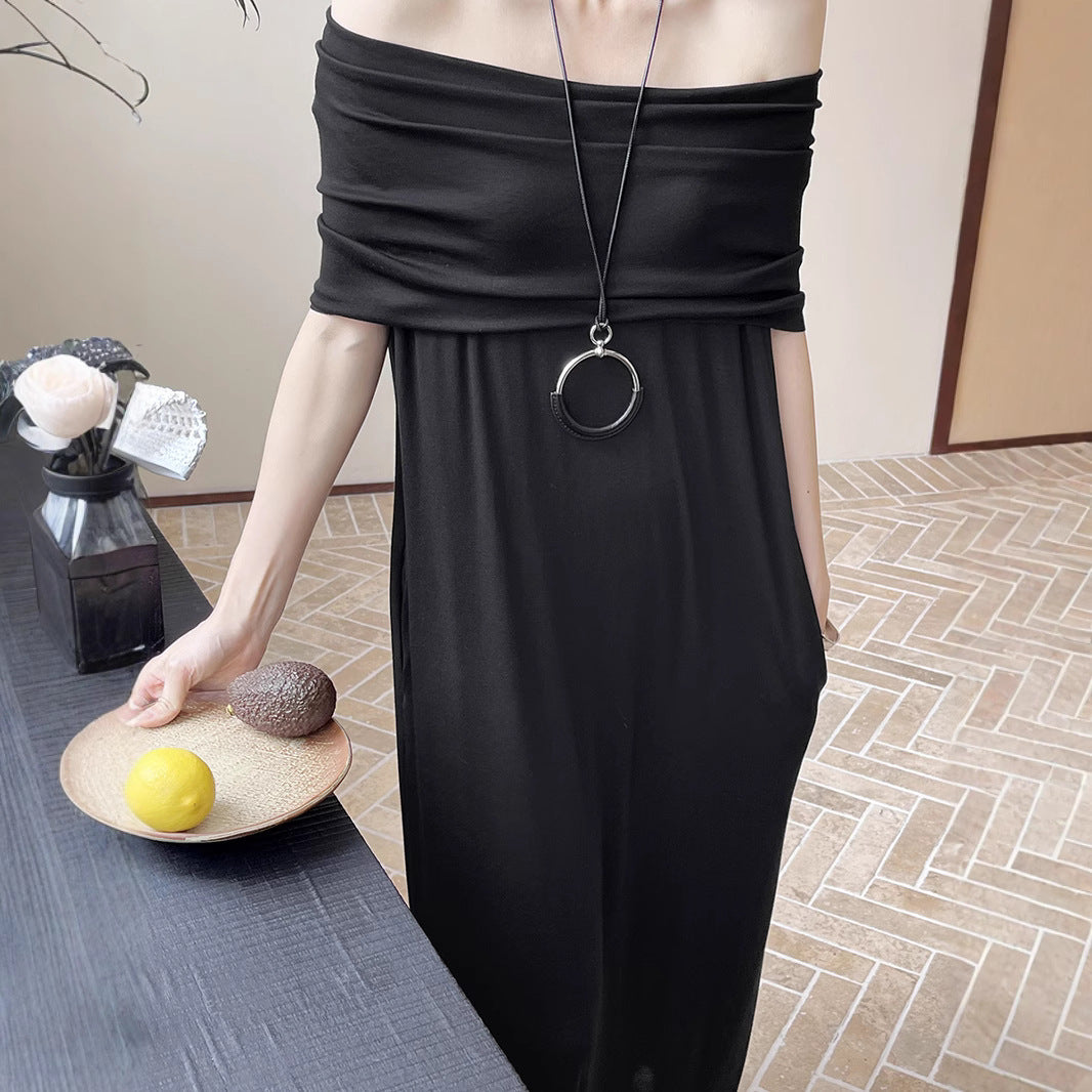 Dame elegant aftenkjole med smal pasform og flydende fald Stilla