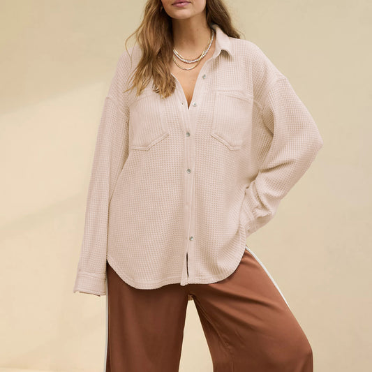 Dame afslappet overshirt i struktureret bomuld med trykknaplukning og sidelæg Stilla