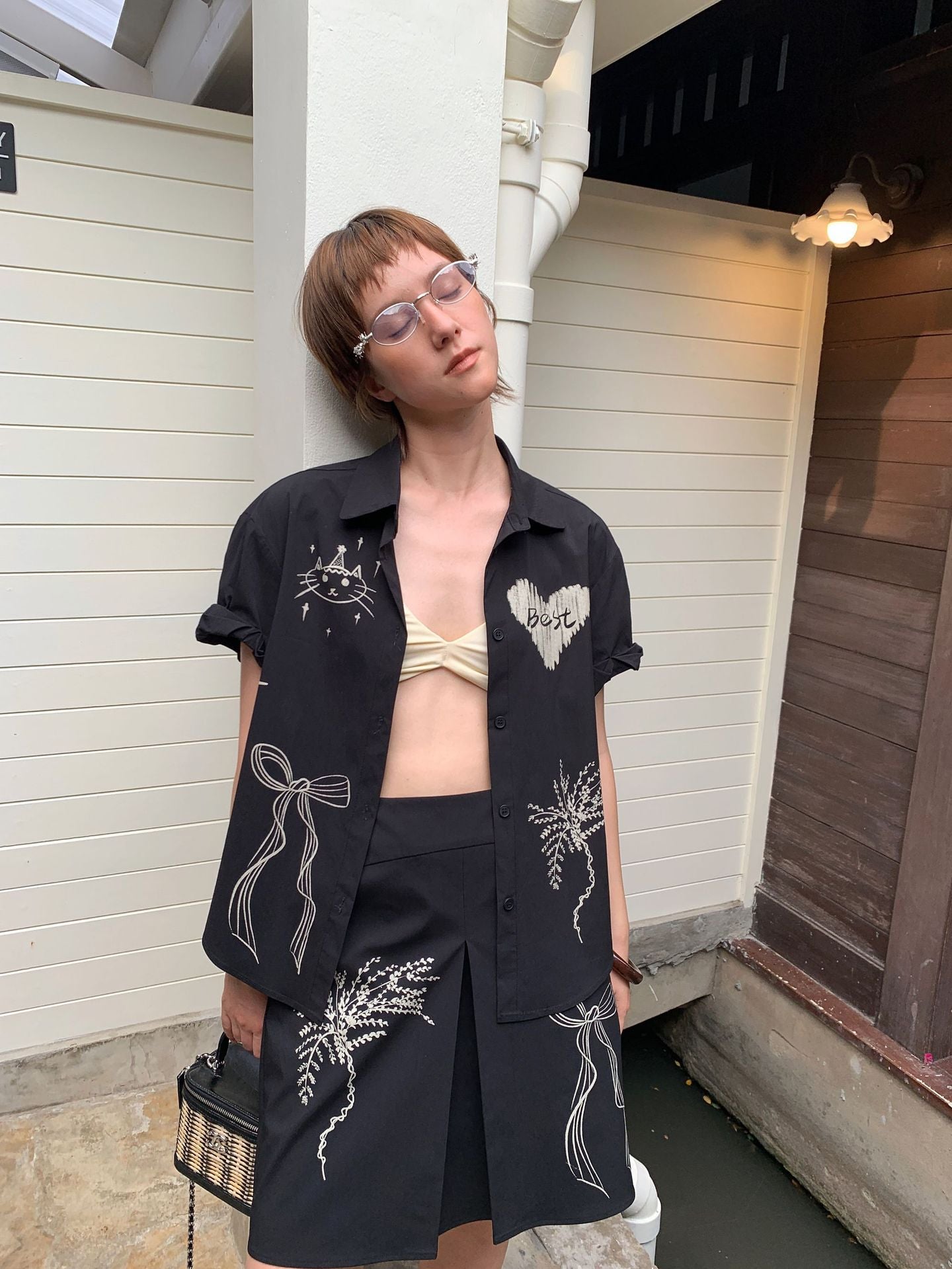 Dame afslappet skjorte med kreative mønstre og dekorative accenter Stilla