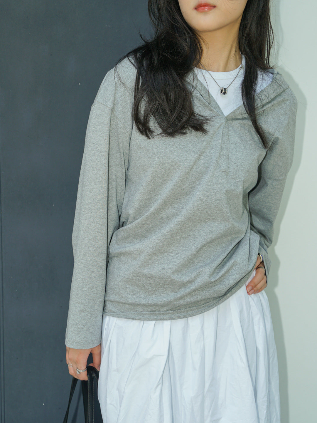 Dame afslappet hættetrøje med moderne snit og draperede detaljer Stilla