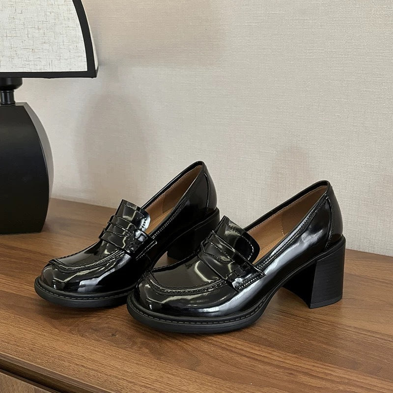 Dame elegante Loafers med højglansoverflade og komfortabel blokhæl Stilla