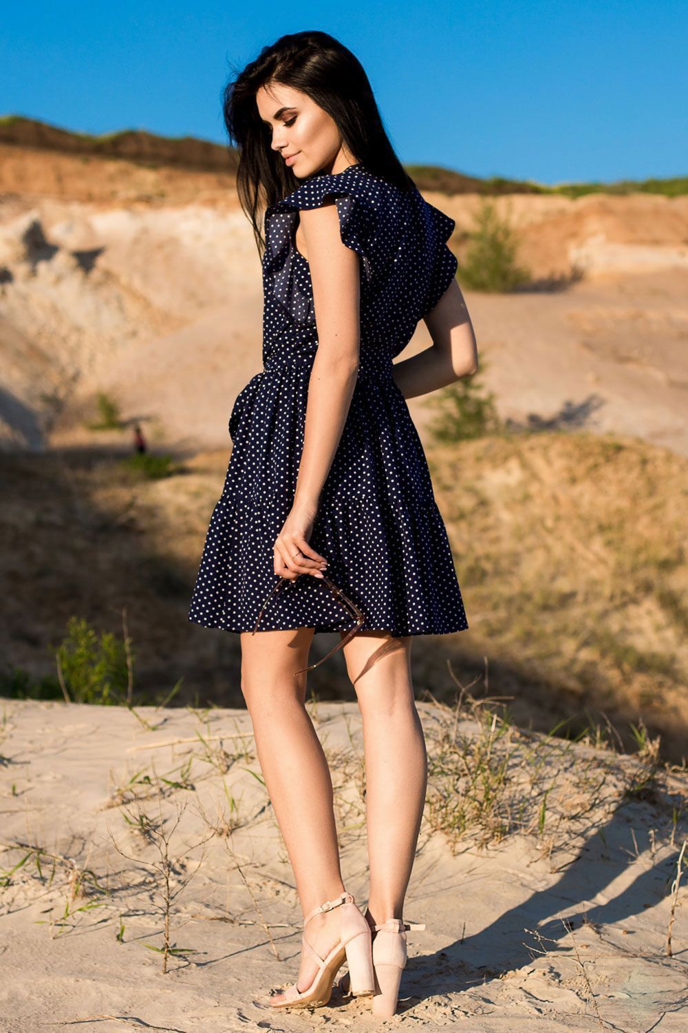 Dame afslappet kjole med feminin A-linje og knapliste Stilla