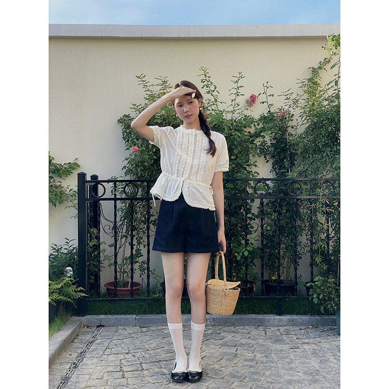 Dame afslappet flæse skjorte med elegant talje og højt lukket krave Stilla