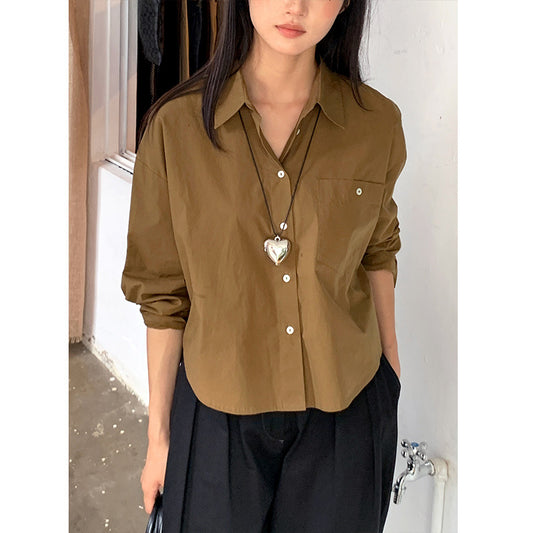 Dame cropped skjorte med moderne snit og praktiske detaljer Stilla