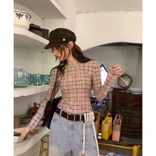 Dame afslappet spidsemhed med moderne ternet mønster og gennemsigtige detaljer Stilla