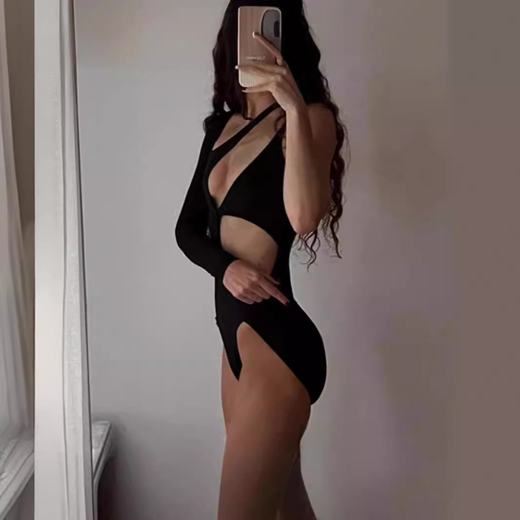 Dame Cut-Out Badedragt med asymmetrisk design og langærmet Stilla