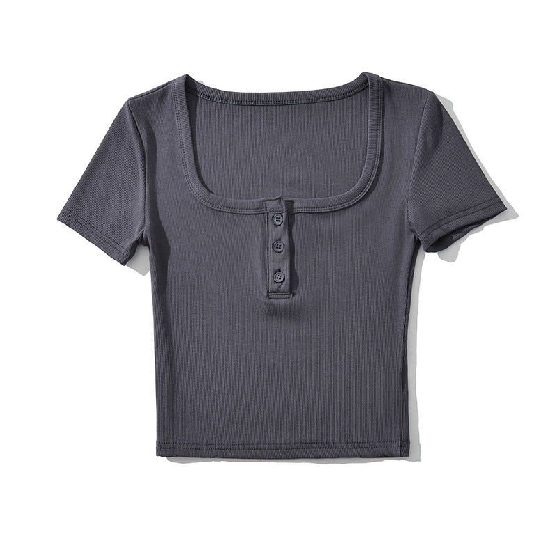 Dame cropped T-shirt med kvadratisk udskæring og knapdetaljer Stilla