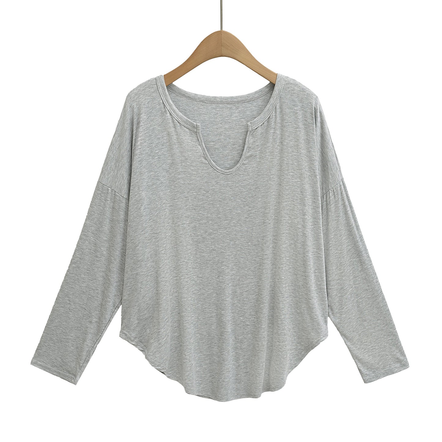 Dame afslappet longsleeve top med dyb v-hals og løstsiddende snit Stilla
