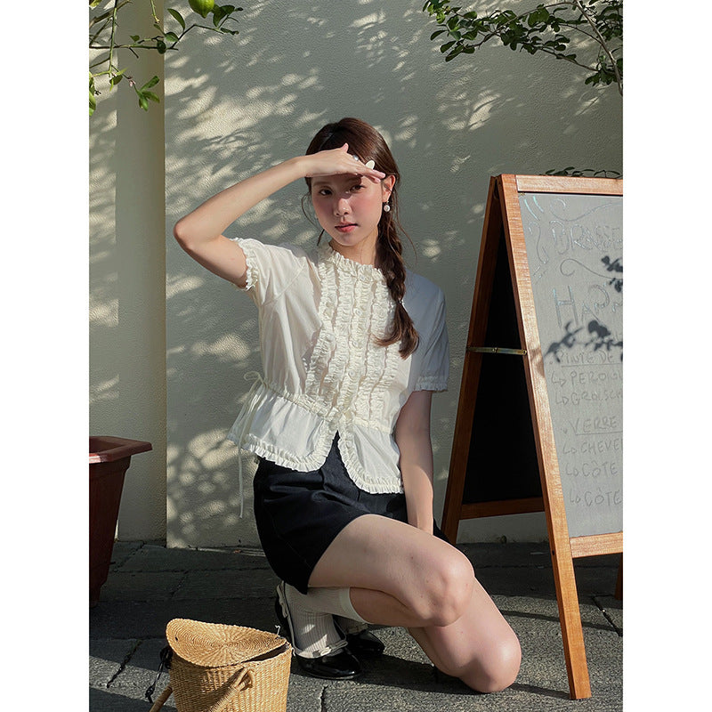 Dame afslappet flæse skjorte med elegant talje og højt lukket krave Stilla