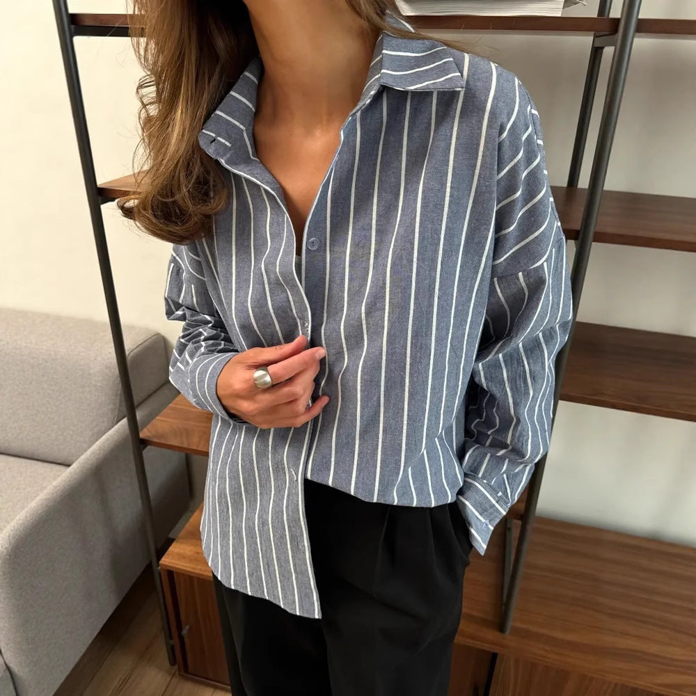 Dame afslappet bluse med fine striber og generøs pasform Stilla