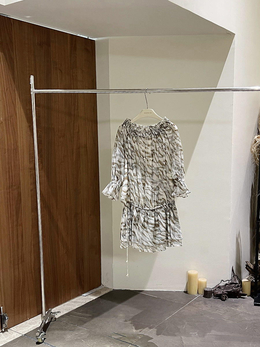 Dame afslappet minikjole med elastisk talje og flæsedetaljer Stilla