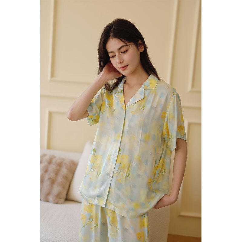 Dame Silk Pyjamasæt med blomstermotiv og komfortabel pasform Stilla