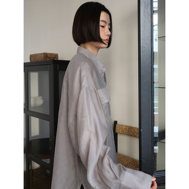 Dame afslappet bluse med fine knapdetaljer og praktiske brystlommer Stilla