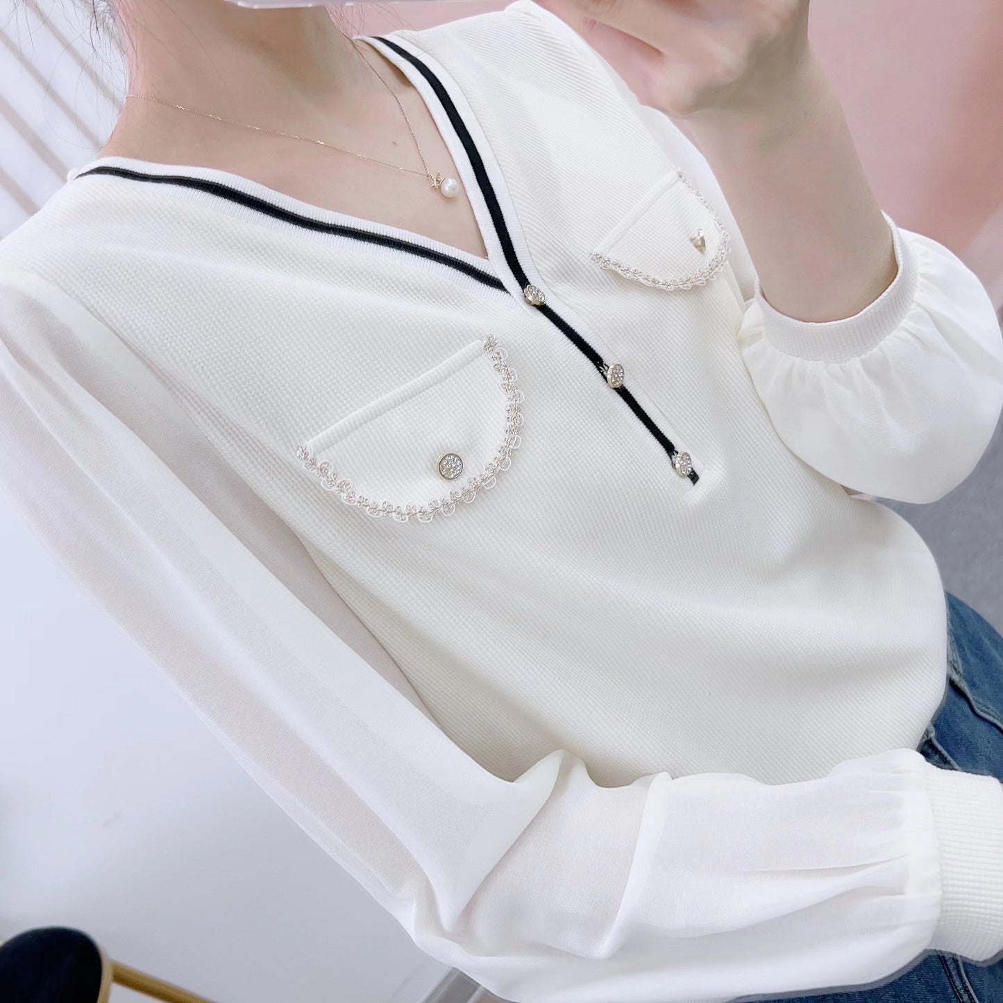 Dame Elegant Bluse med dekorative lommer og raffinerede knapdetaljer Stilla