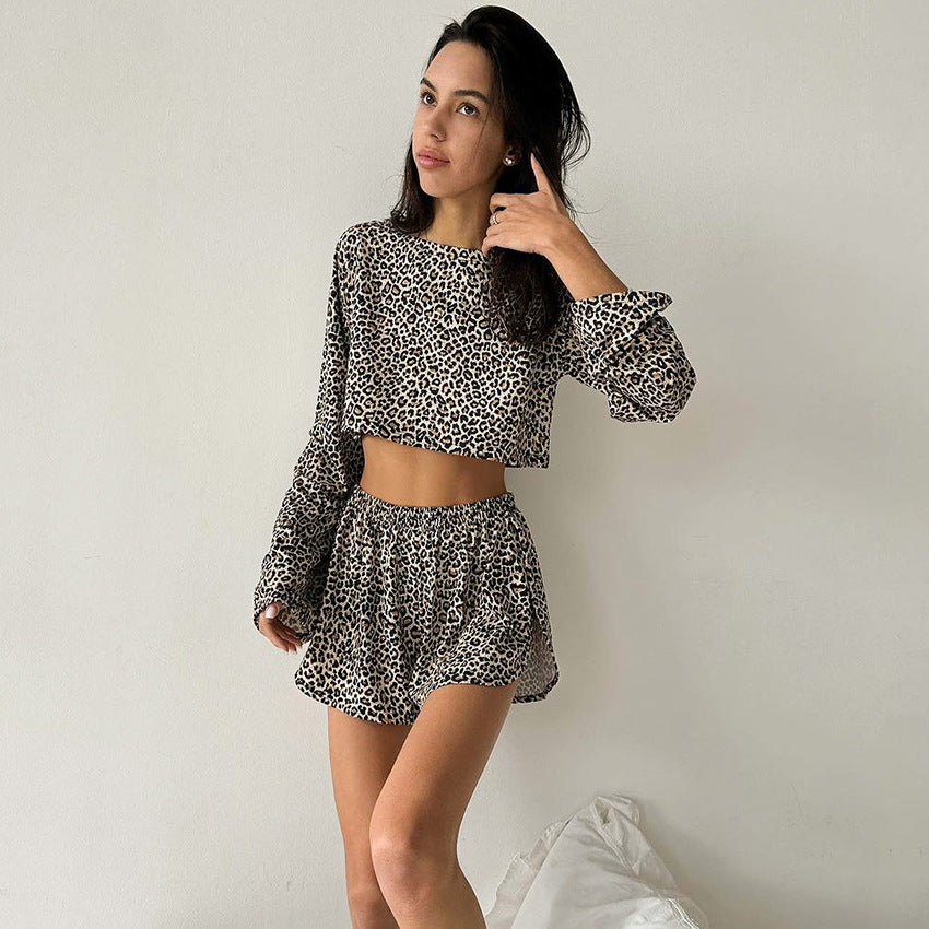 Dame afslappet pyjamas sæt med lange ærmer og dyreprint Stilla