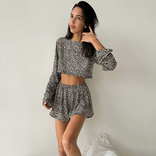 Dame afslappet pyjamas sæt med lange ærmer og dyreprint Stilla