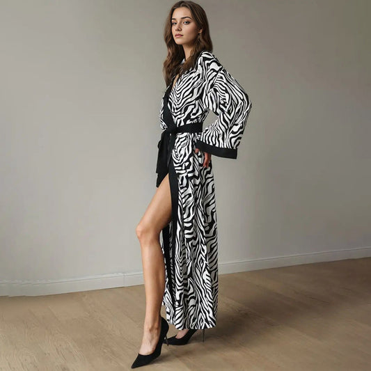 Dame elegant Kimono-morgenkåbe med zebra-print og brede ærmer Stilla