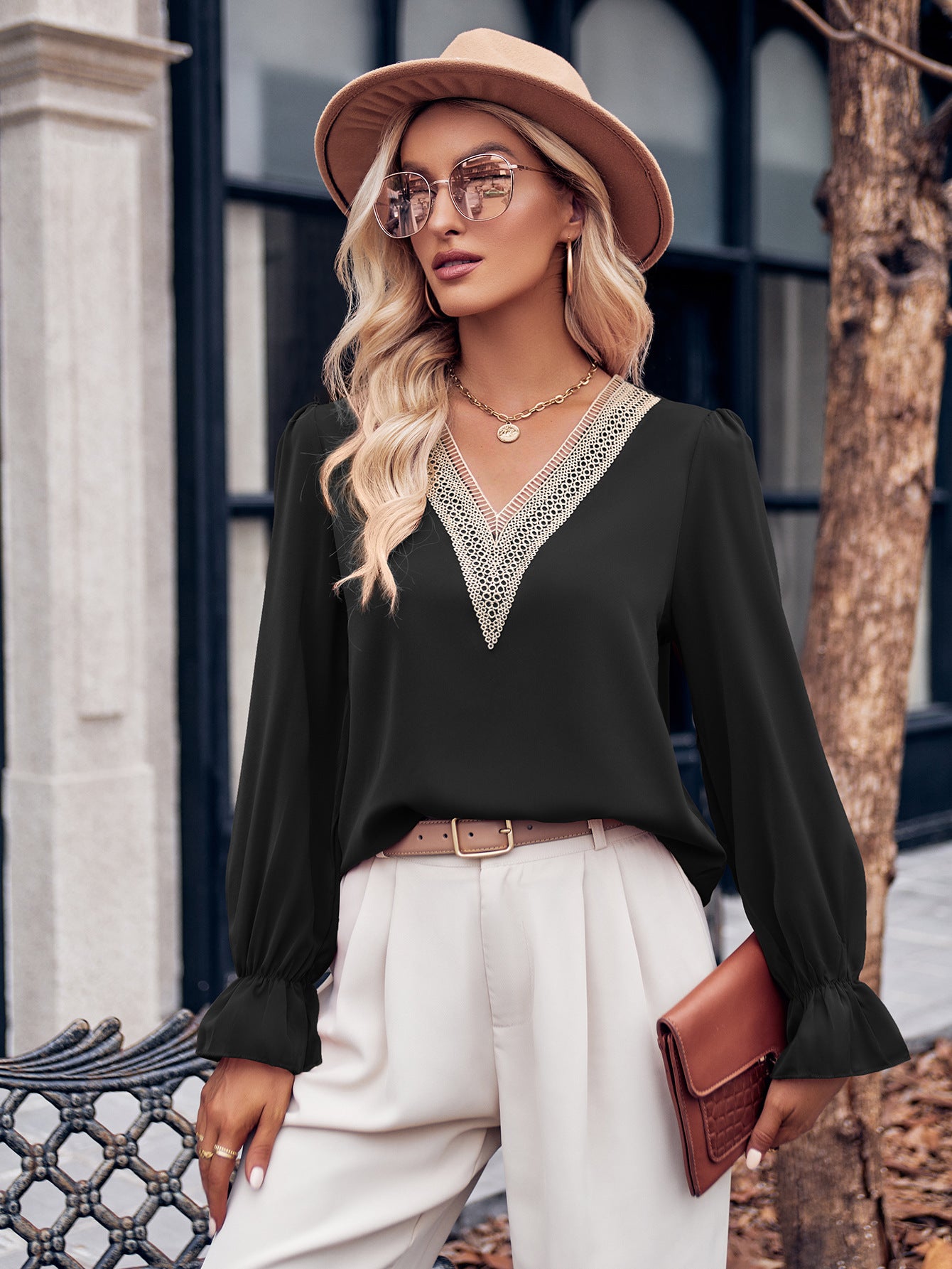 Dame elegant bluse med V-udskæring og spidskant Stilla