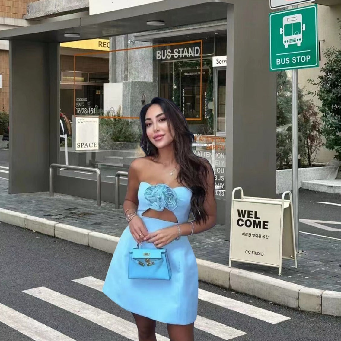 Dame Cut-Out Minkjole med floral applikation og sidelommer Stilla