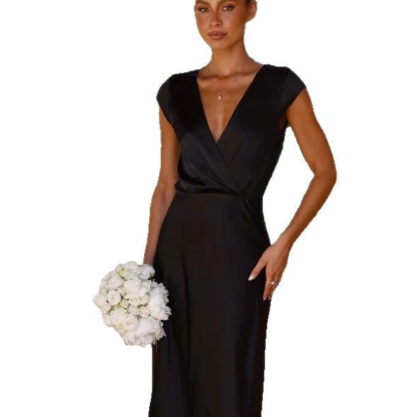 Dame Elegant aftenkjole med dyb V-udskæring og flydende snit Stilla