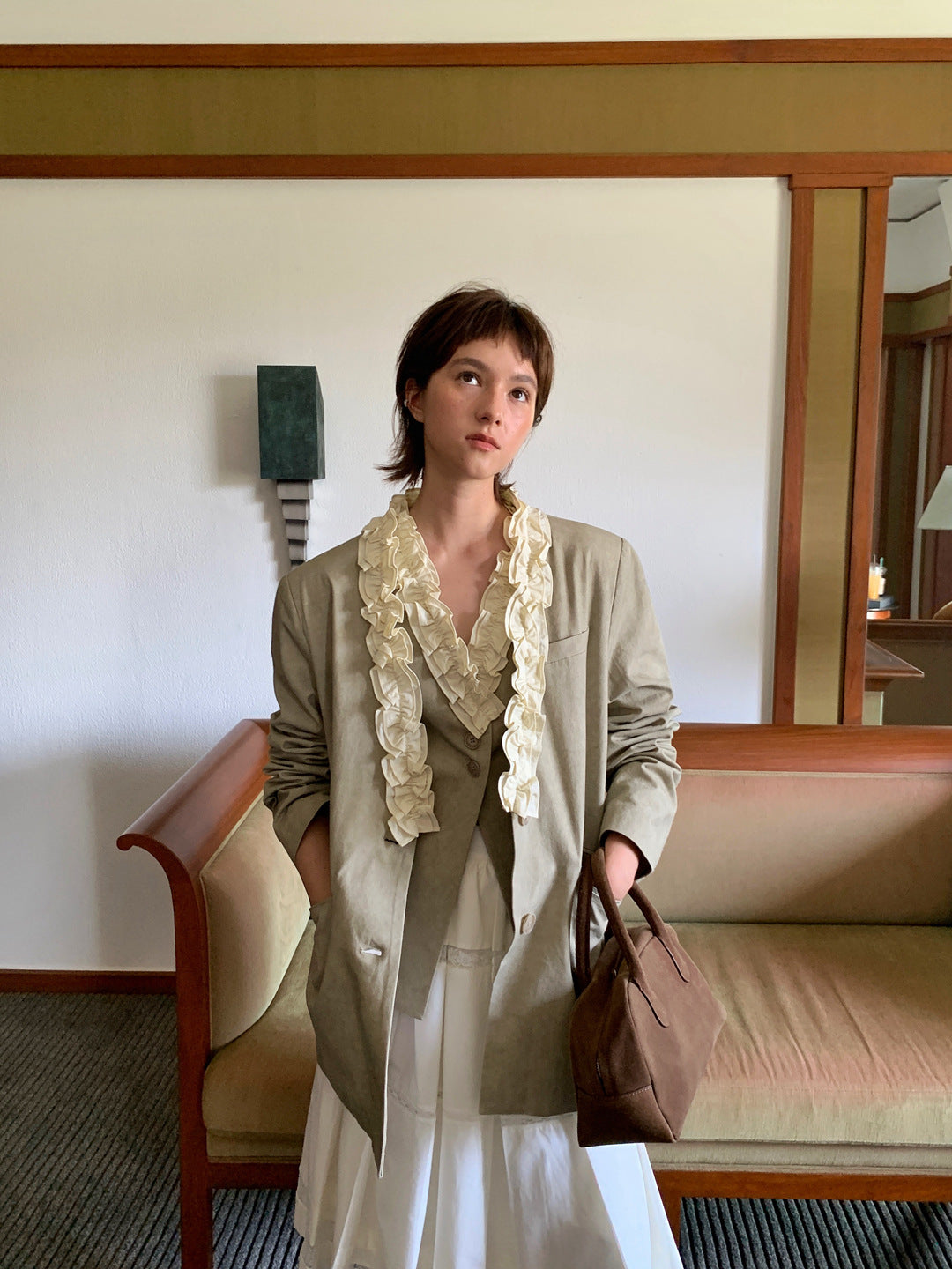 Dame elegant blazer med rynket krave og fin tekstur Stilla