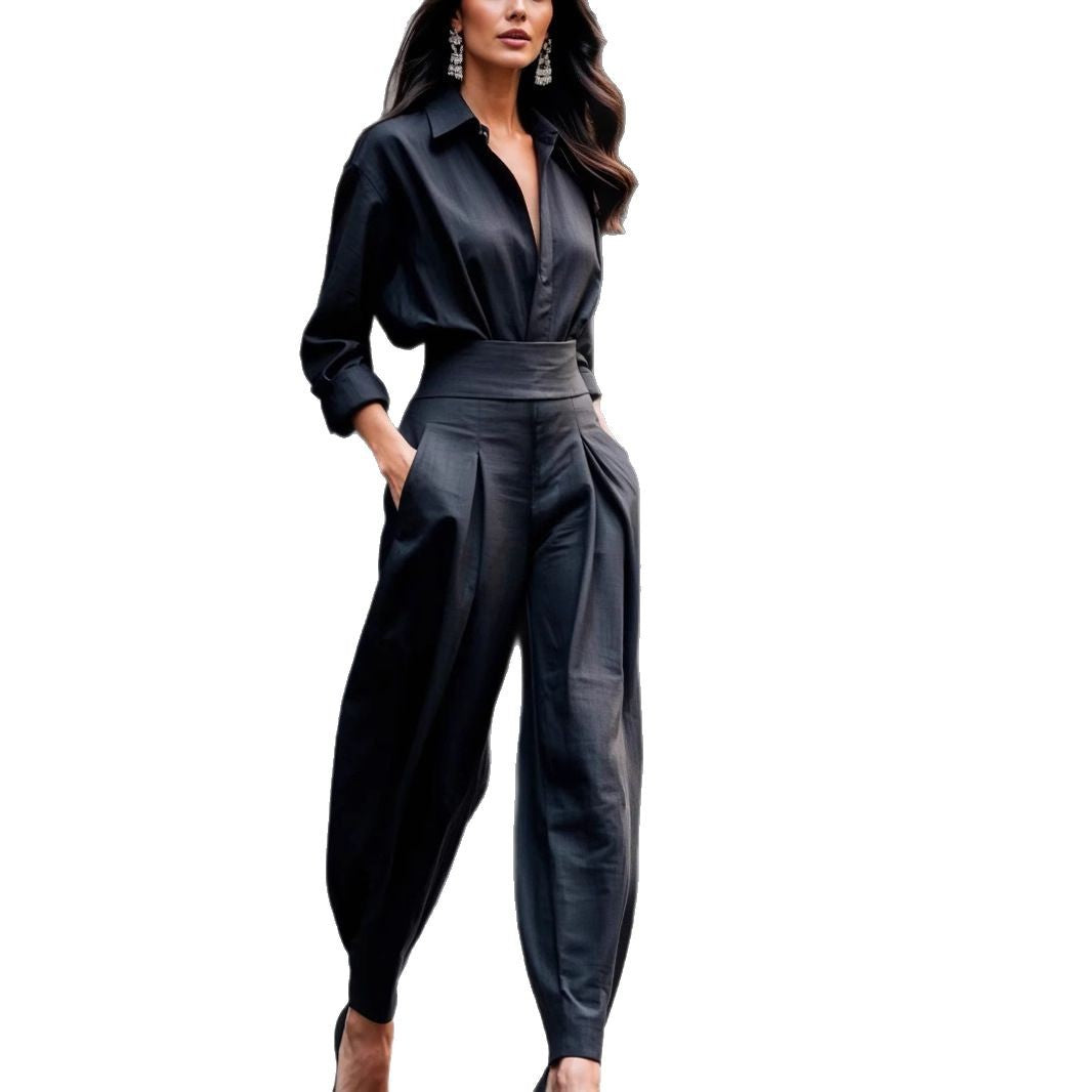 Dame elegant jumpsuit med fine plisseringer og smart krave Stilla