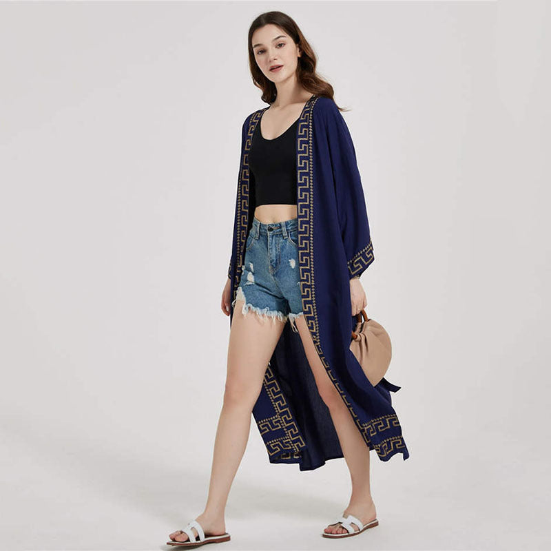 Dame elegant kimono med kunstneriske udsmykninger Stilla