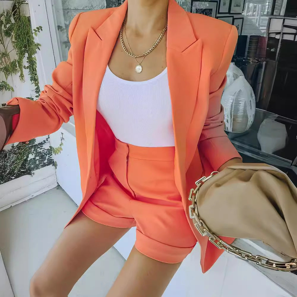 Dame Elegant Blazer med tætsiddende snit og moderne detaljer Stilla