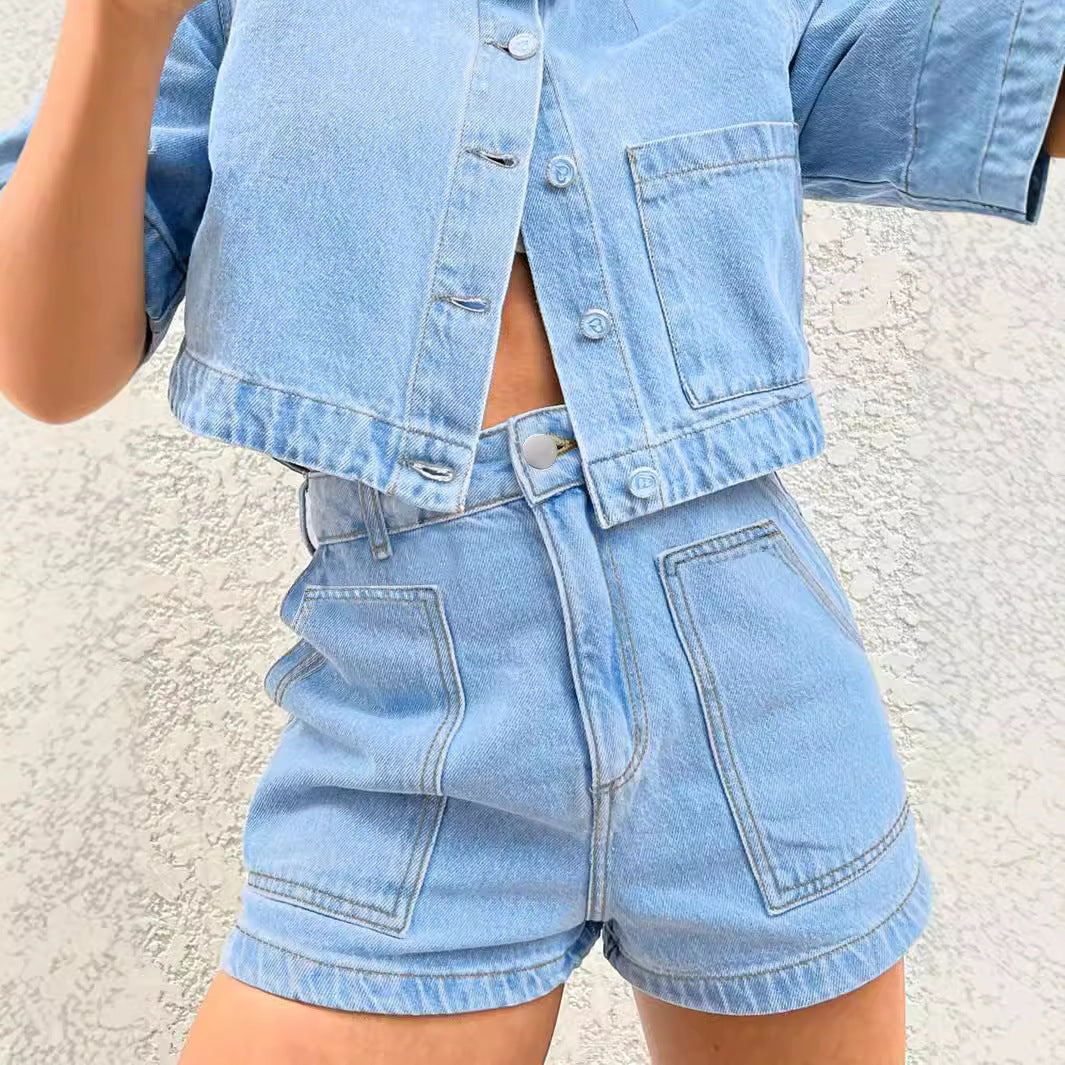 Dame cropped Denim-jakke og shorts sæt med praktiske lommer og figursyet snit Stilla