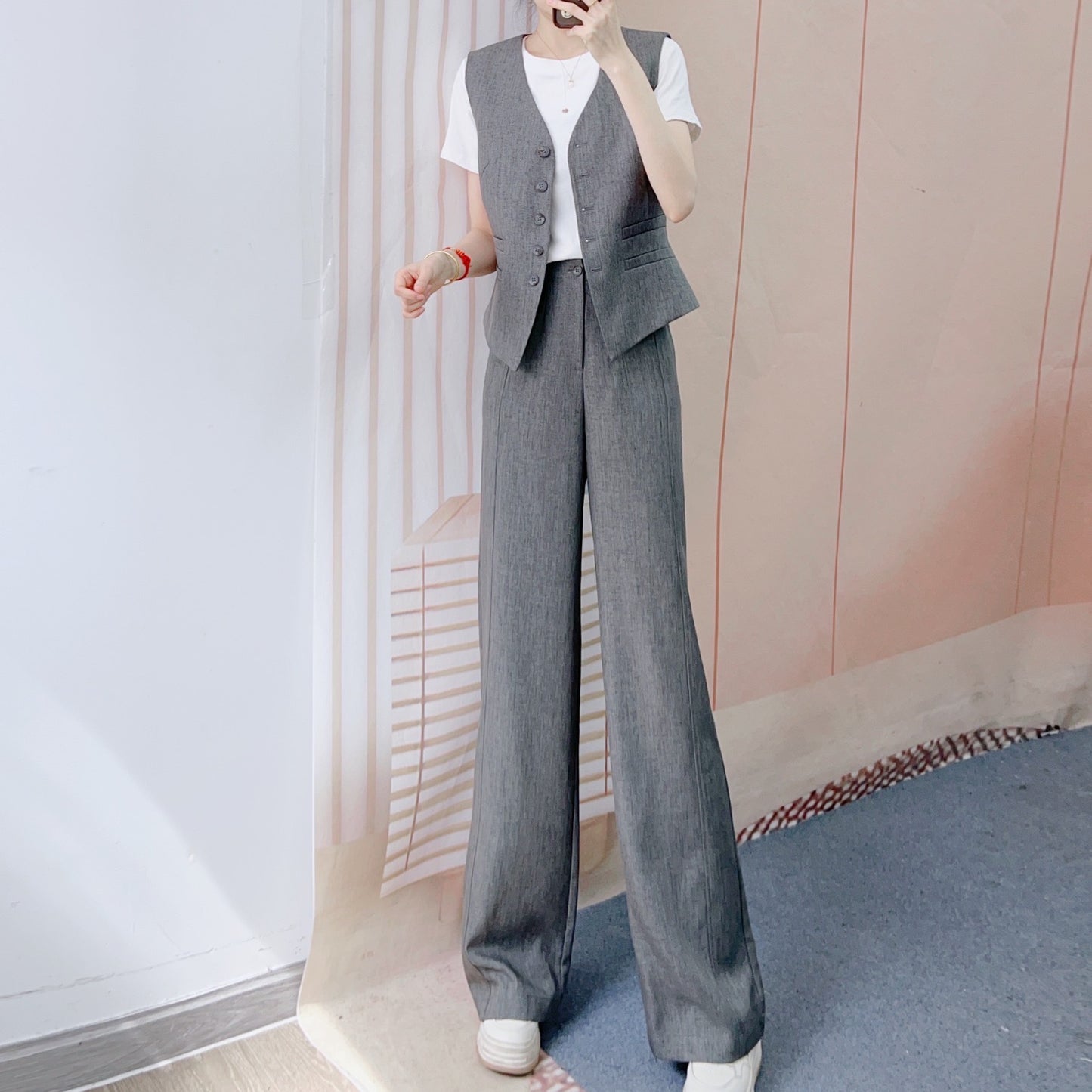 Dame elegant jakkesæt med figursyet vest og bredt bukseben Stilla