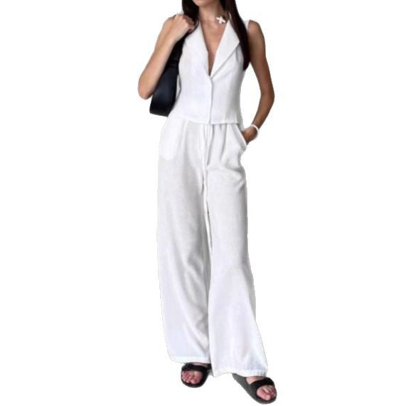 Dame raffineret jumpsuit med figursyet snit og elegant V-udskæring Stilla
