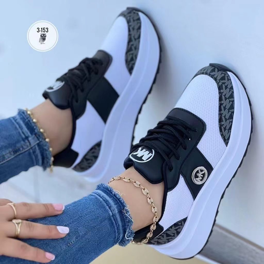 Dame Sneakers med luftig mesh-overflade og trendy plateau Stilla