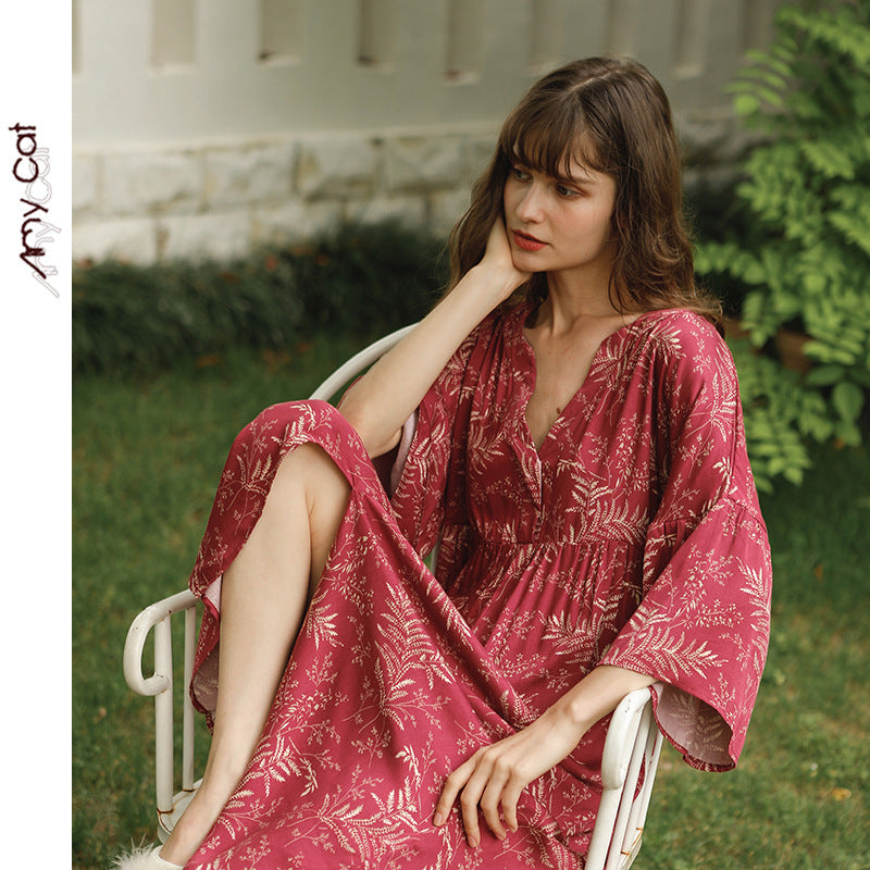 Dame afslappet sommerkjole med elegante volants og blomstret design Stilla