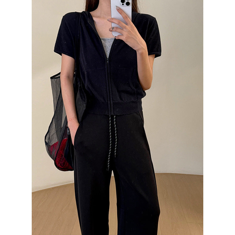 Dame afslappet hættejakke med kort snit og praktiske lommer Stilla