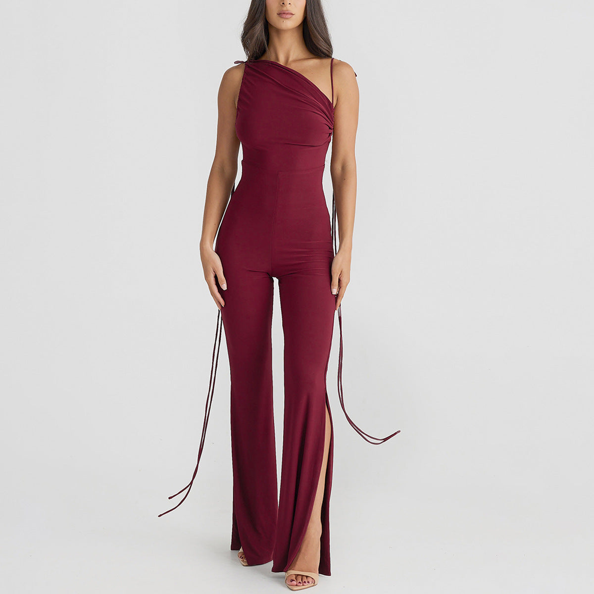 Dame elegant jumpsuit med skulderfri design og sideslidser Stilla