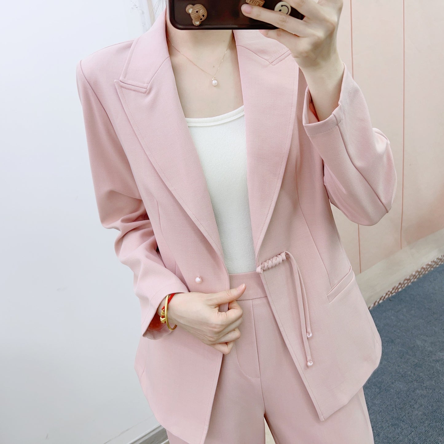 Dame elegant Blazer-bukser-kombination med taljerbart bælte og smart snit Stilla