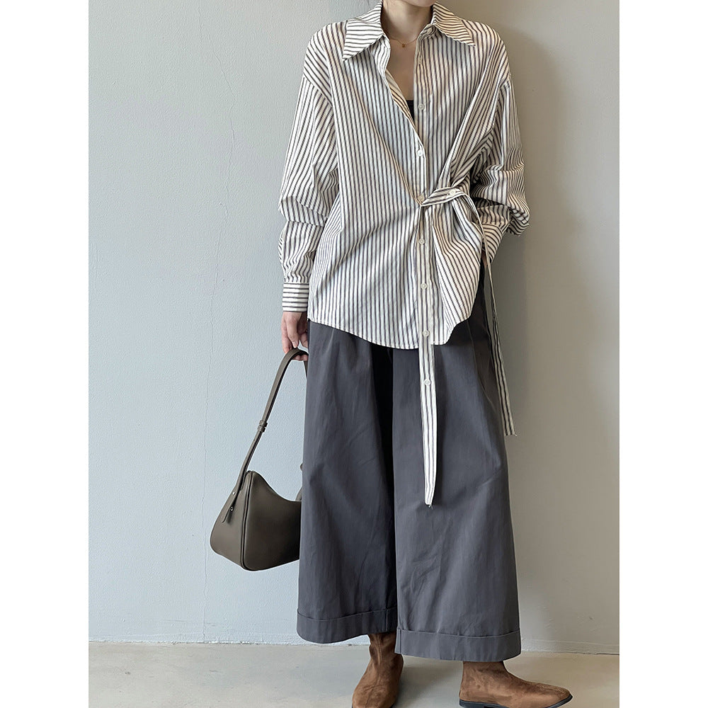 Dame afslappet bluse med V-hals og stribet design Stilla