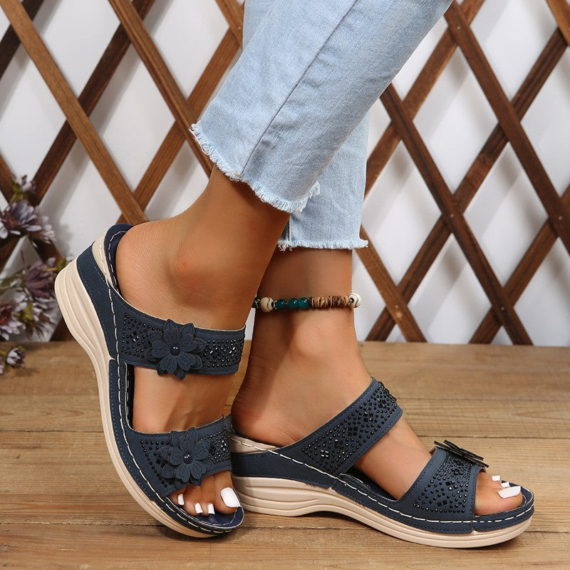 Dame Wedge-sandaler med modetrends blomsterapplikationer og remdekoration Stilla